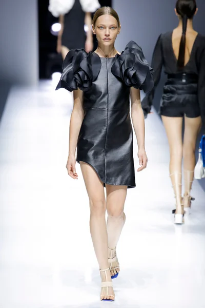 Look 30